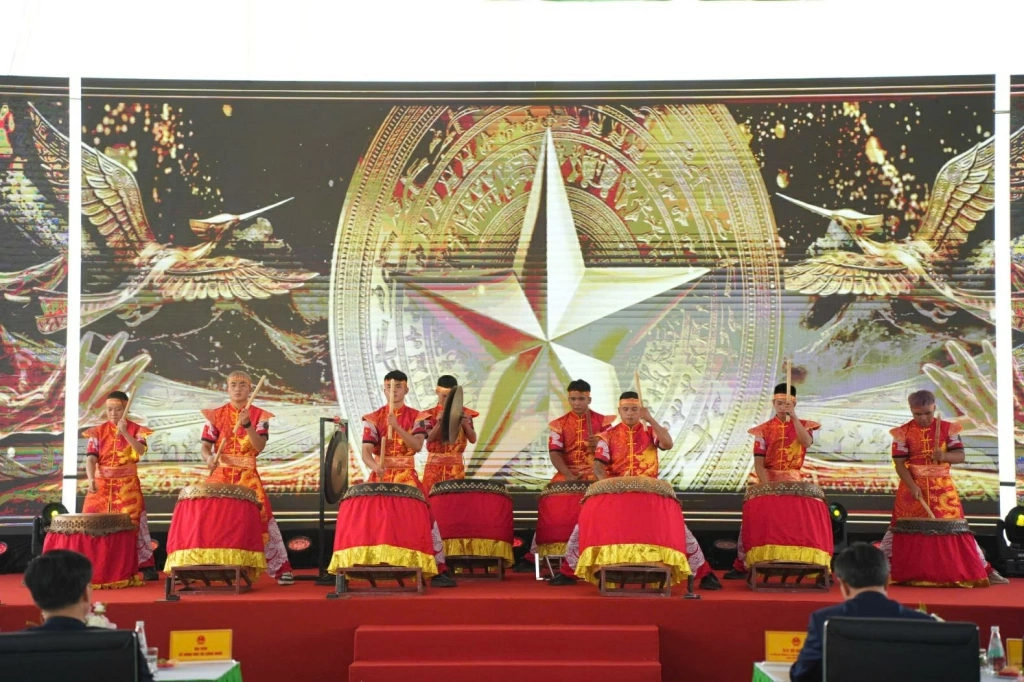 Quang Ninh: Groundbreaking of VB Quang Yen Industrial Park spanning nearly 408 hectares, with an investment of 3,740 billion VND 1 z8198812500147 c6adf570be5af87a55345e3716b0ba32 120260827145949